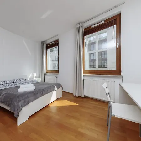 Near The Us Embassy Daire *