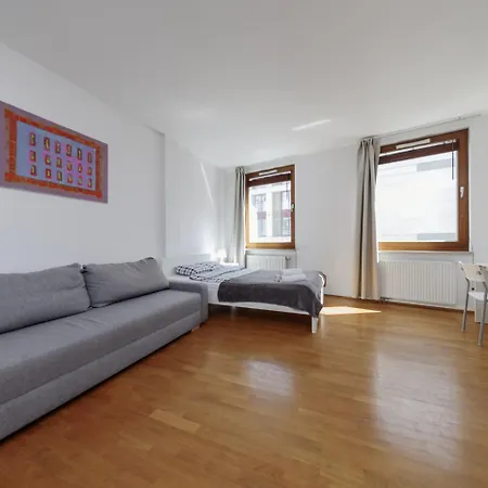 Near The Us Embassy Daire Varşova